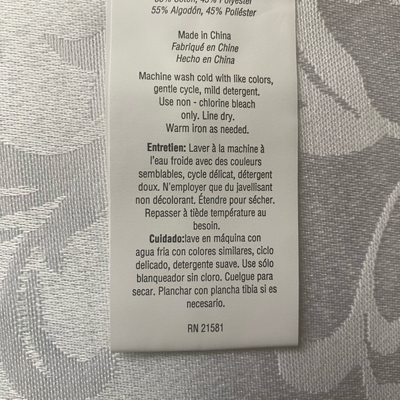 Christmas Elegant Winter White Poinsettia Dinner Table Runner 13x120 inches NEW - Picture 5 of 11